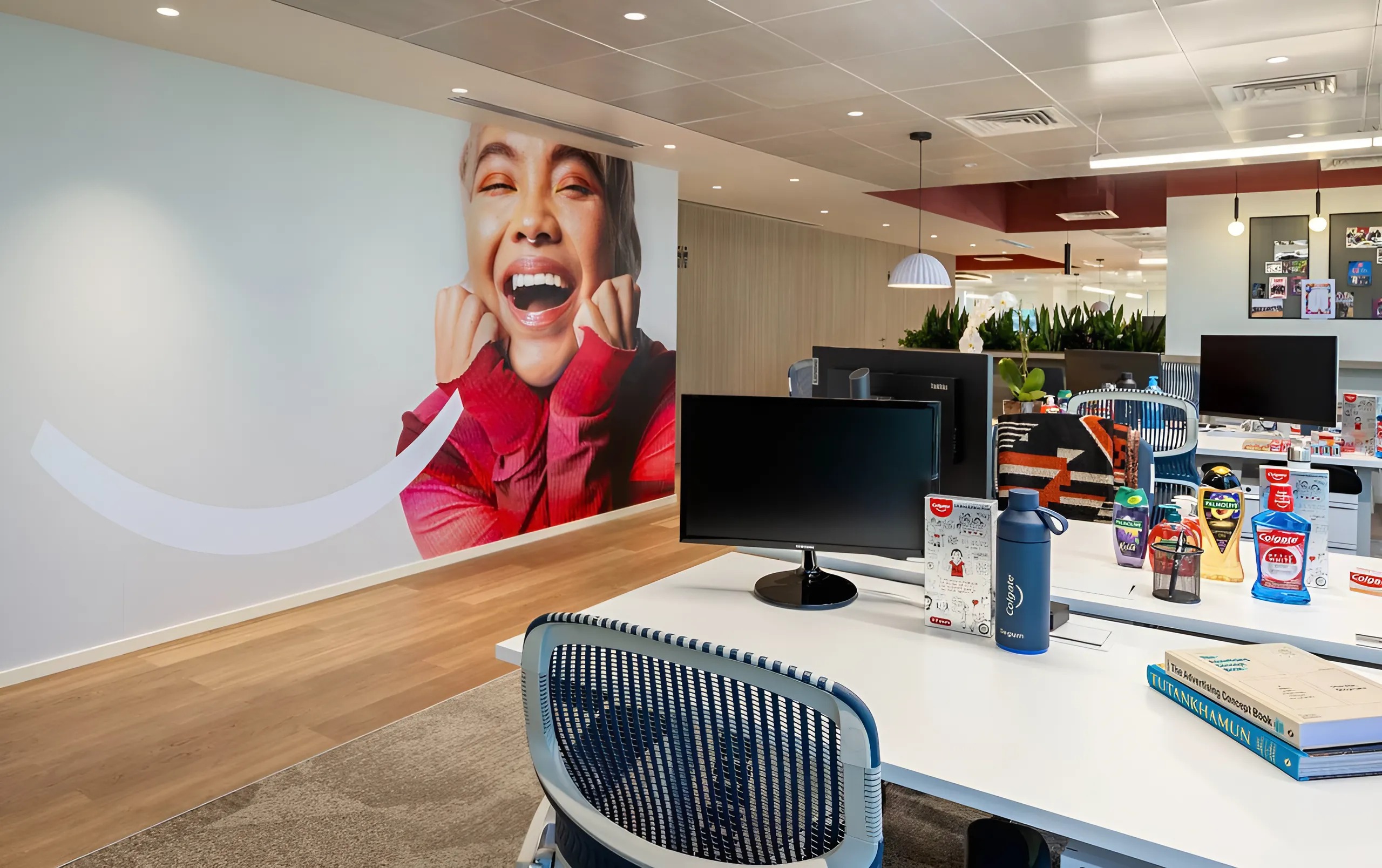 Colgate -Head Office Dubai office furniture project gallery image 4 - Dubai